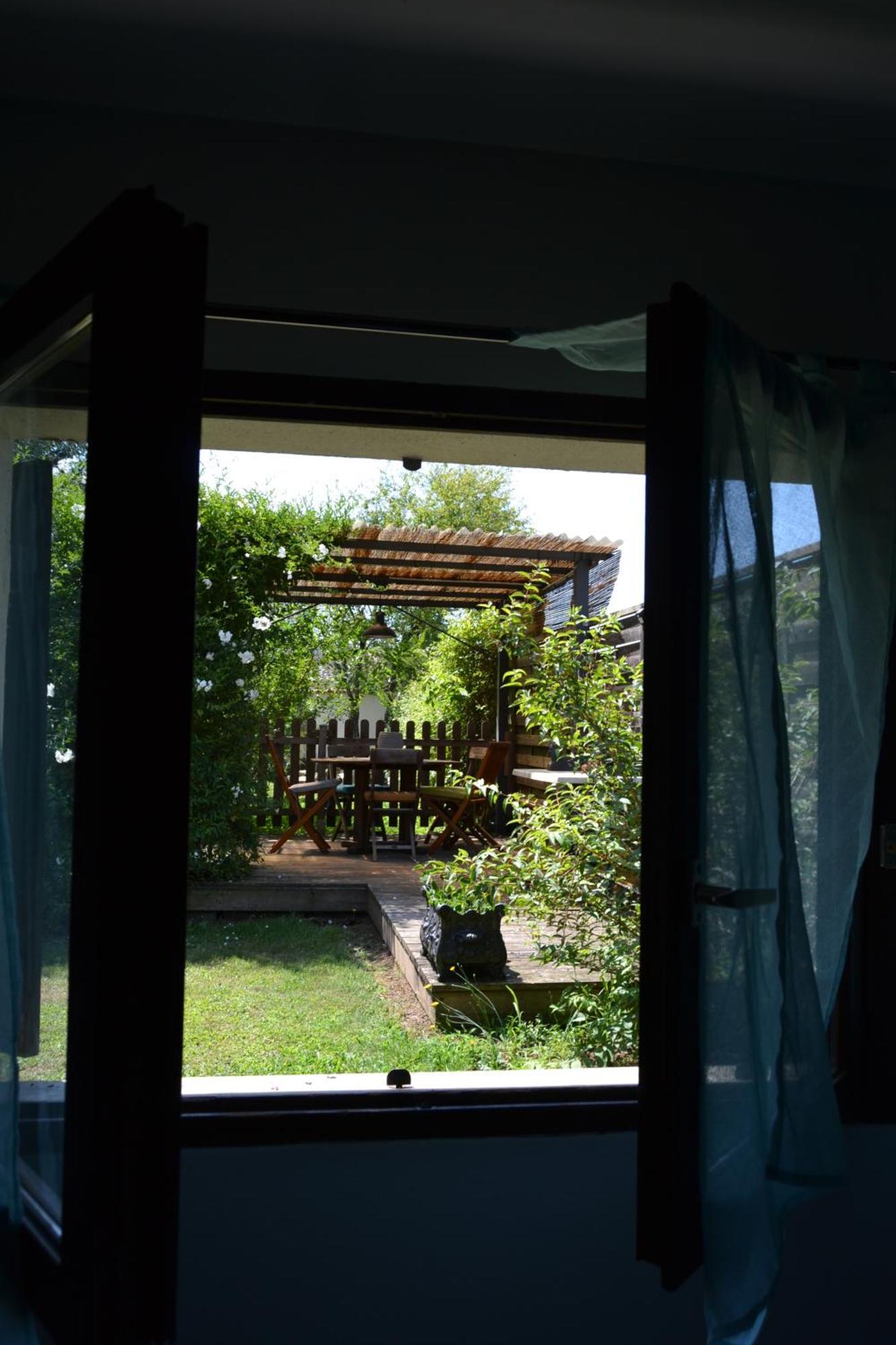 Le Gite De La Lombriere Saint-Denis-de-Pile Exteriör bild