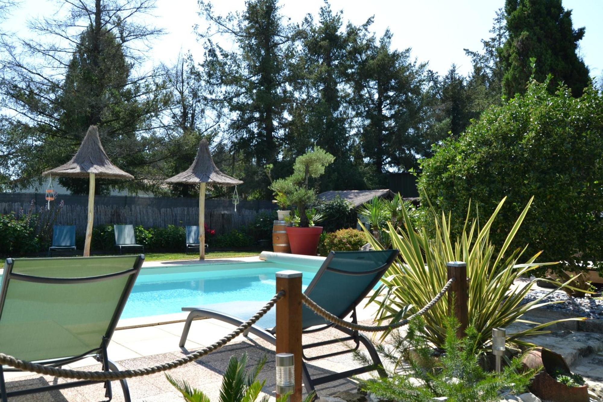 Le Gite De La Lombriere Saint-Denis-de-Pile Exteriör bild